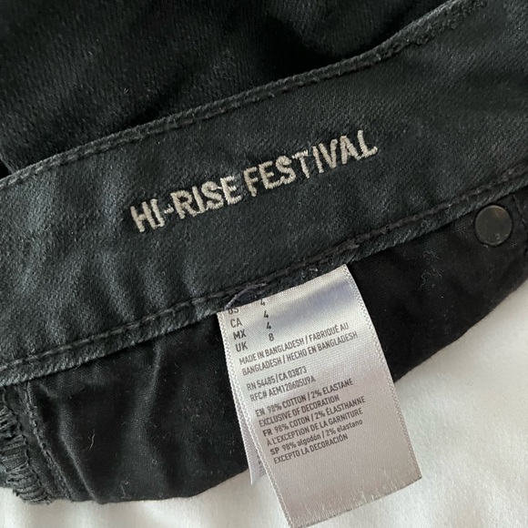 Black shorts - Picture 3 of 3